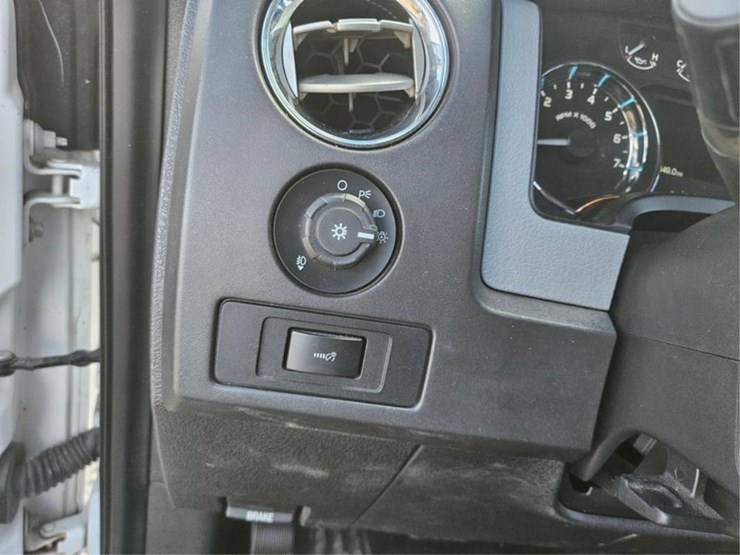2012-ford-f150-xlt-image-28