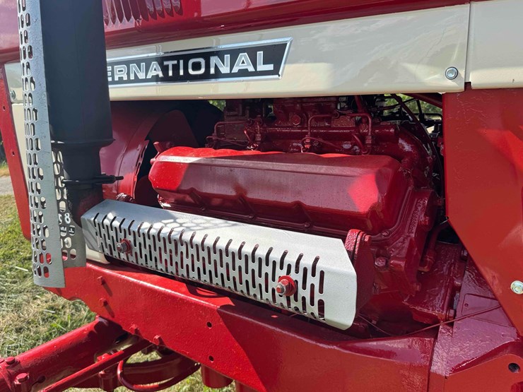 1972-ih-1468-tractor-image-27