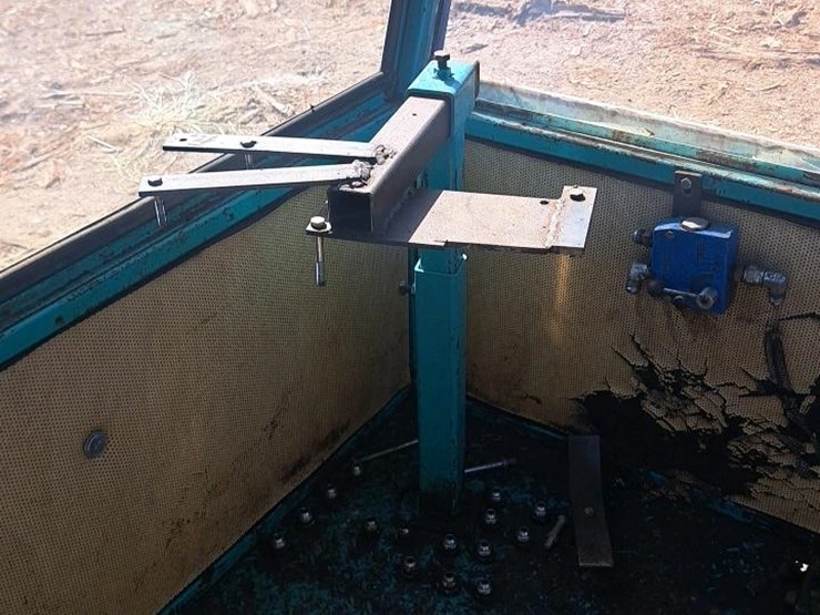 #276-•-helle-operators-cab*-image-9
