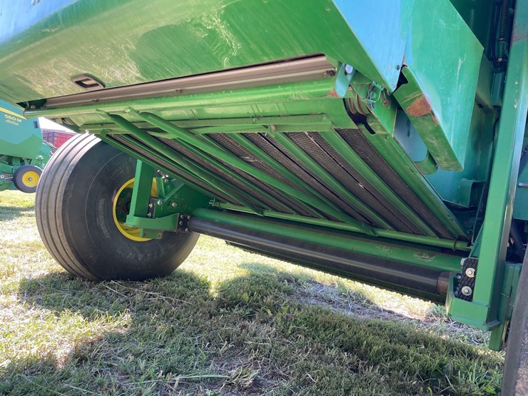 2013-john-deere-569-premium-image-10