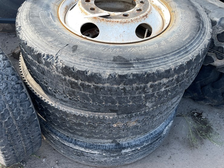 #3735-•-lot-of-tires-(las-cruces,-nm)-image-2