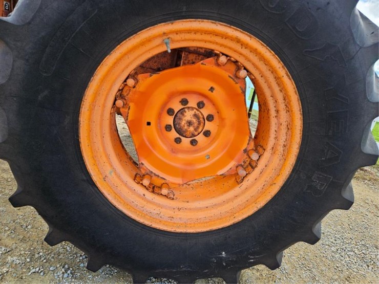massey-ferguson-383-image-40