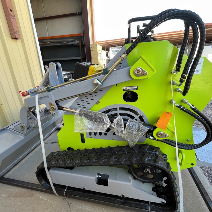 #4602 • Landhero Mini Skid Steer Loader