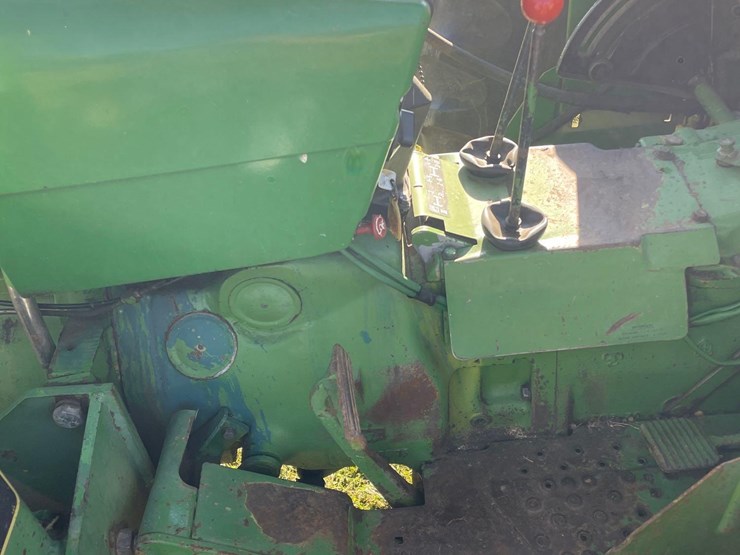 john-deere-2040-image-23
