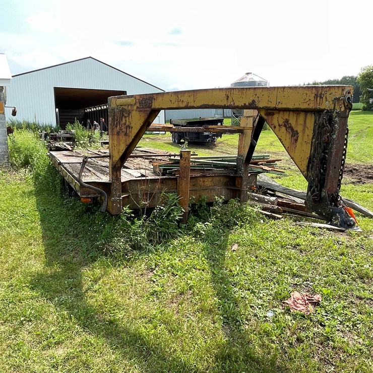 #5459 • 1975 Dyna-Weld Fifth Wheel Tir-Axle Trailer (Has WI Title)