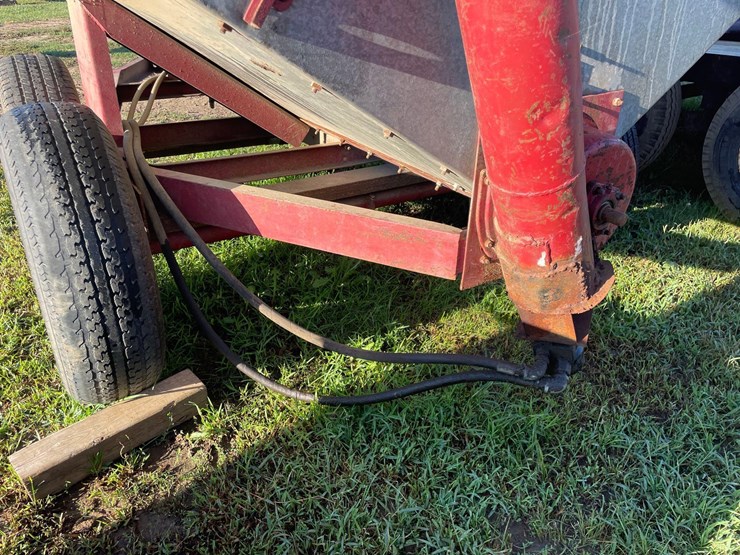 snowco-2-ton-auger-wagon-image-8