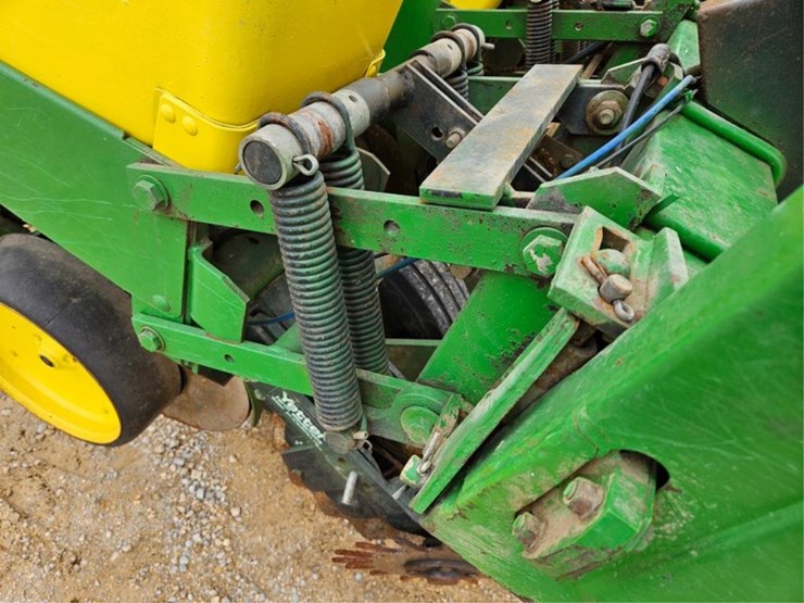 john-deere-7200-image-38