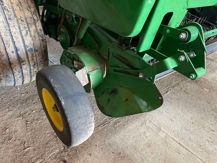 john-deere-560r-image-12