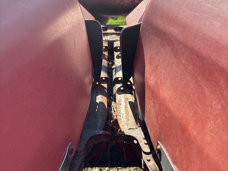 12-row-30”-corn-head-(-ih-1000-series-frame)-image-11