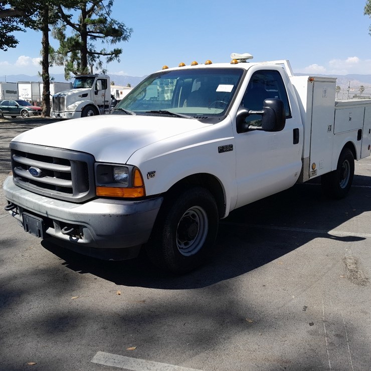 2001 FORD F350 XL
