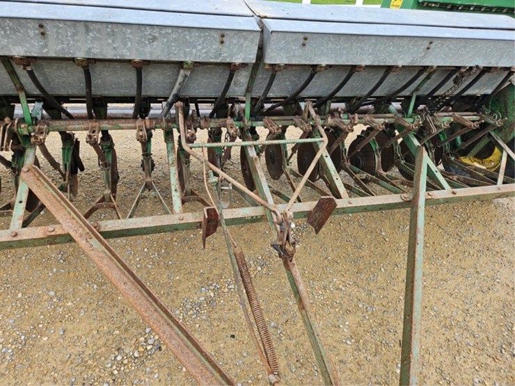 john-deere-11-image-11