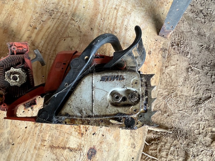 #5508-•-(2)-chain-saws-image-11