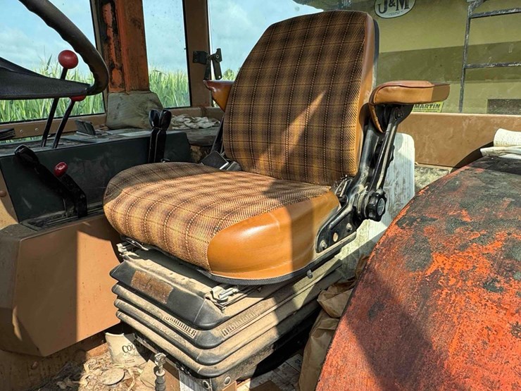 1982-allis-chalmers-8070-image-19