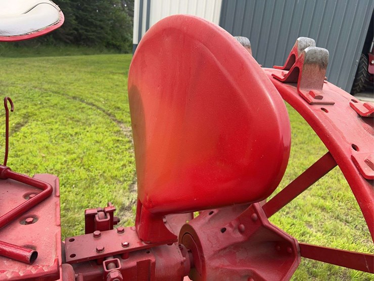 1940-farmall-h-distillate-image-43