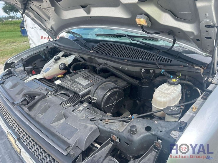 2017-chevrolet-express-lt-passenger-van-image-7
