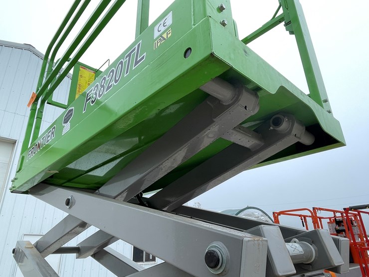#120-•-2024-frontier-f3820tl-track-drive-scissors-lift-with-outriggers-image-39