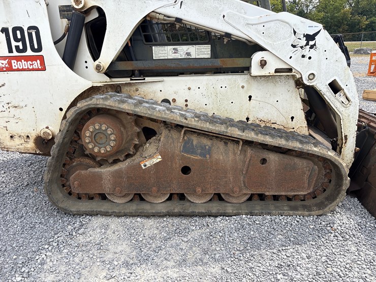 2010-bobcat-t190-image-9