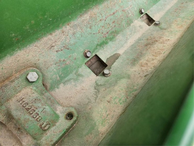 john-deere-8100-image-17