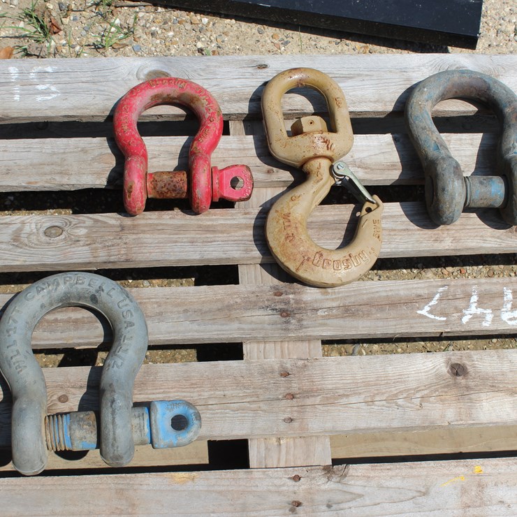 #5123 • LOT OF 3 SHACKLES AND 1 HOOK