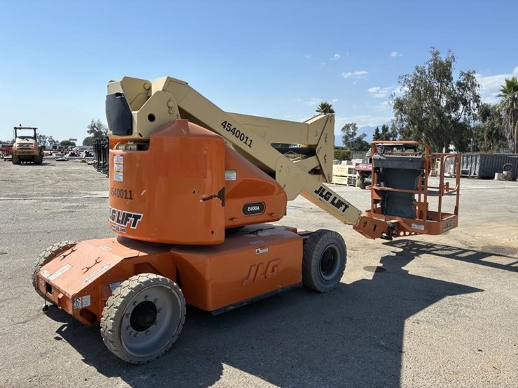 2007-jlg-e400a-image-3