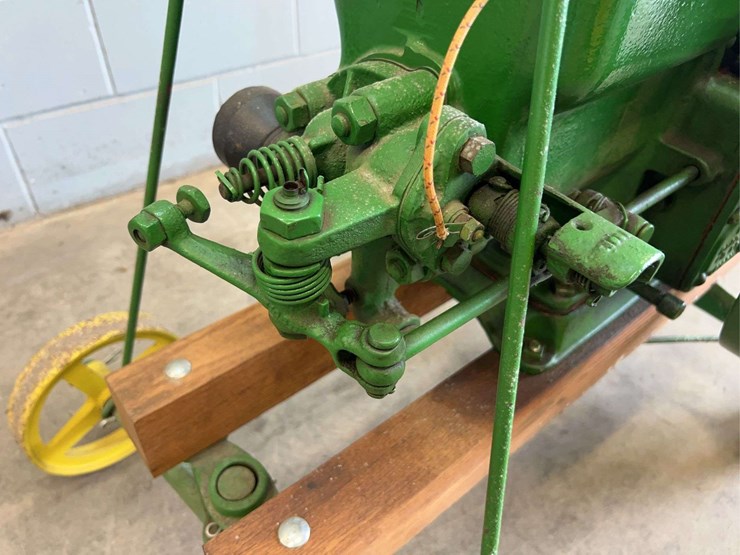 john-deere-e-1-1/2hp-engine-image-17