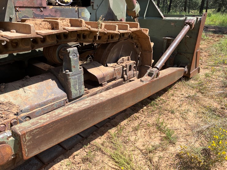 caterpillar-d7-image-13