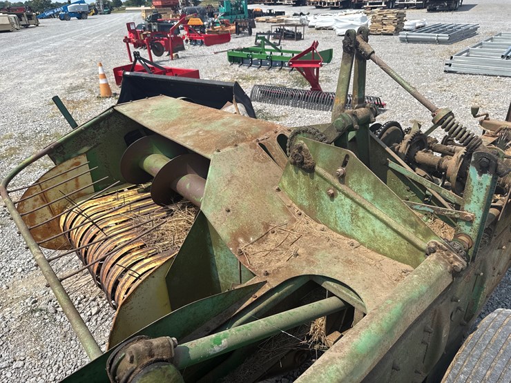john-deere-24t-image-19