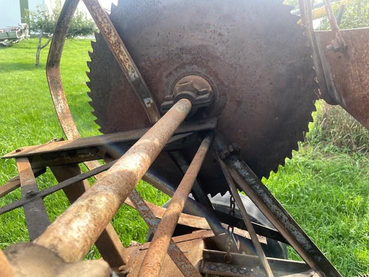 #5478-•-new-idea-pto-driven-buzz-saw-image-24