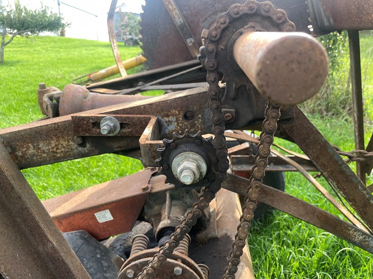#5478-•-new-idea-pto-driven-buzz-saw-image-20