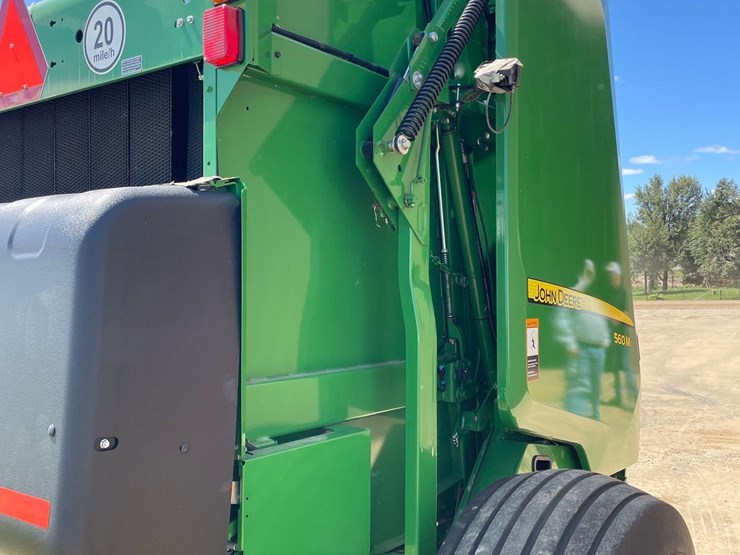 2021-john-deere-560m-image-10