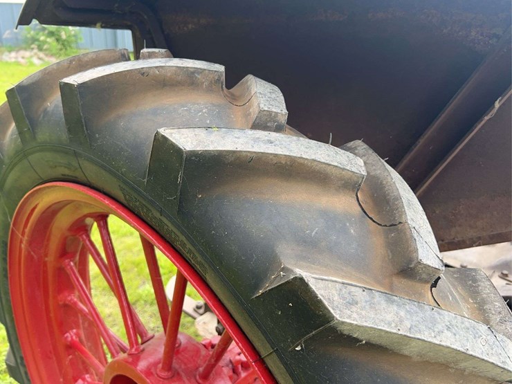 farmall-f12-image-37
