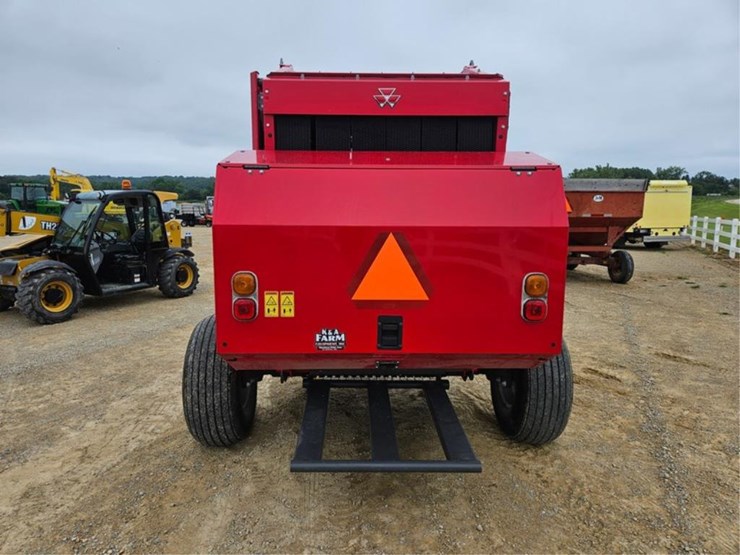 massey-ferguson-1745-image-4