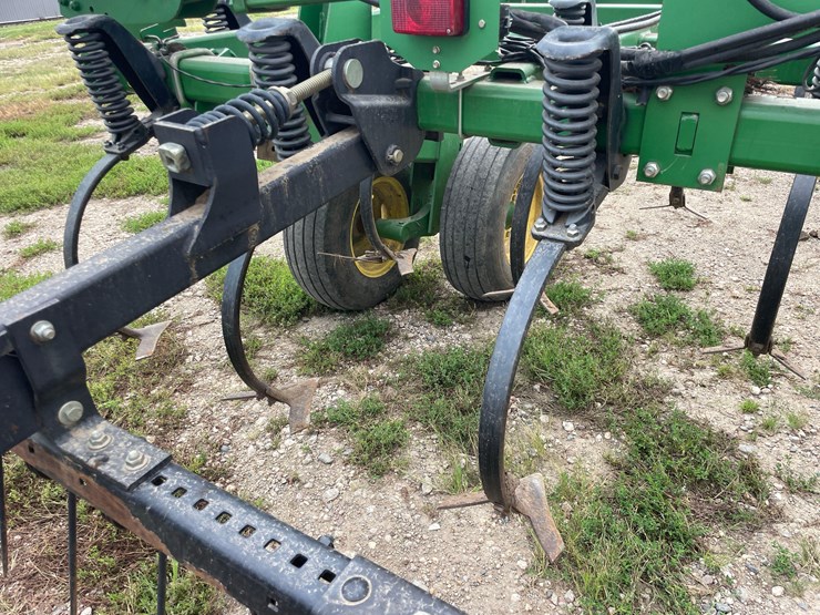 john-deere-2210-image-23