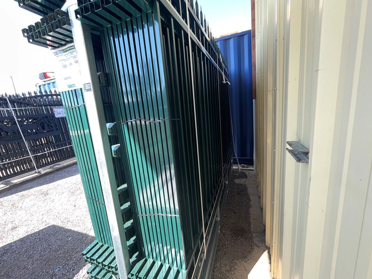 #4010-•-powder-coated-steel-site-fence-image-18