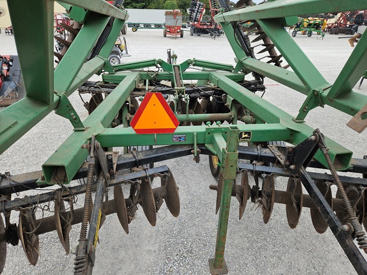john-deere-630-image-12