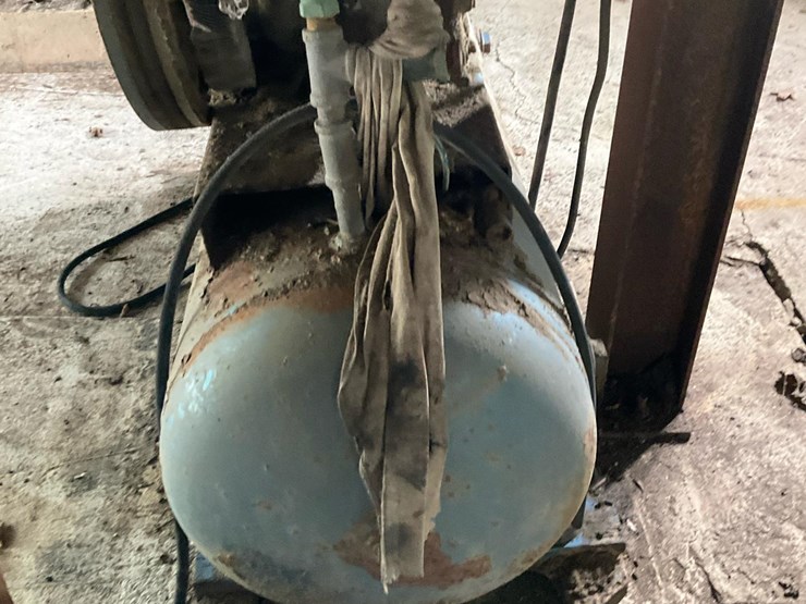#139-•-air-compressor-image-4