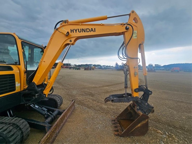 #382-•-2017-hyundia-rolex-60cr-9a-excavator-image-17