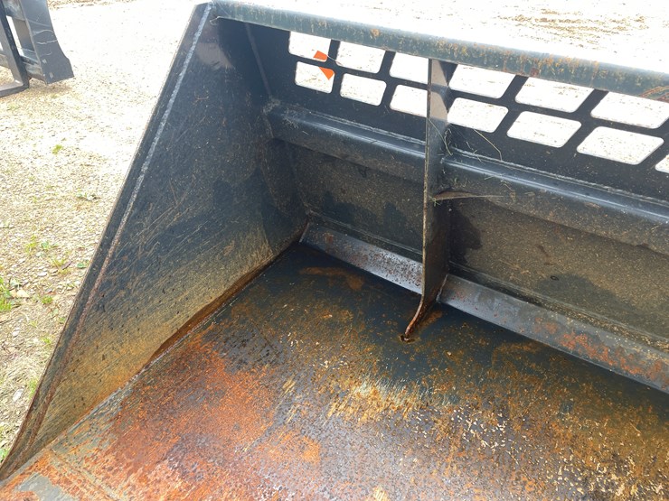 #188-•-stout-skid-steer-mount-84"-snow-bucket-image-9