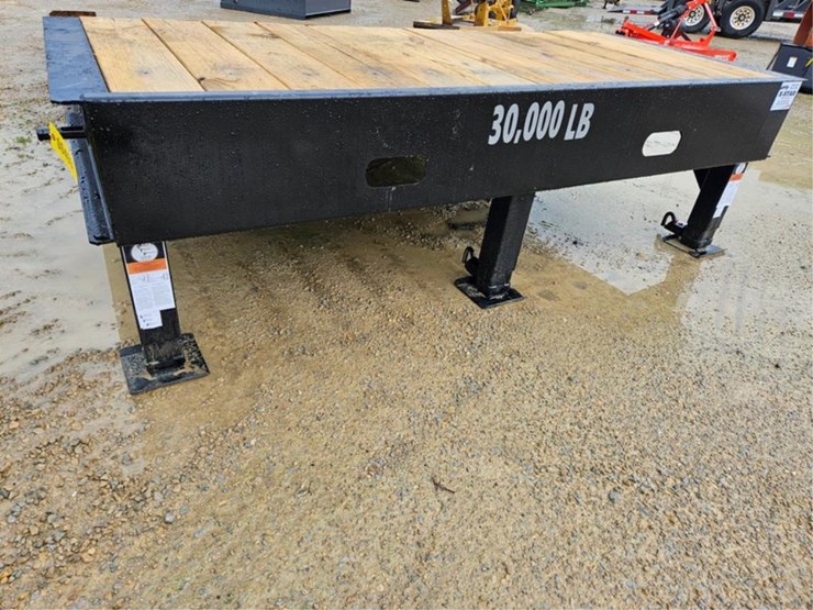 #403-•-x-star-20'-x-101"-loading-ramp-image-9