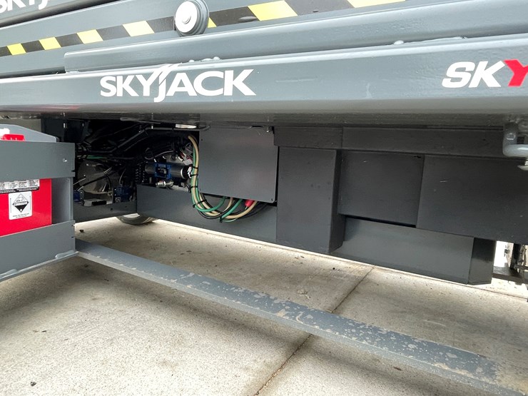 #128-•-2025-skyjack-sj3220e-scissors-lift-image-29