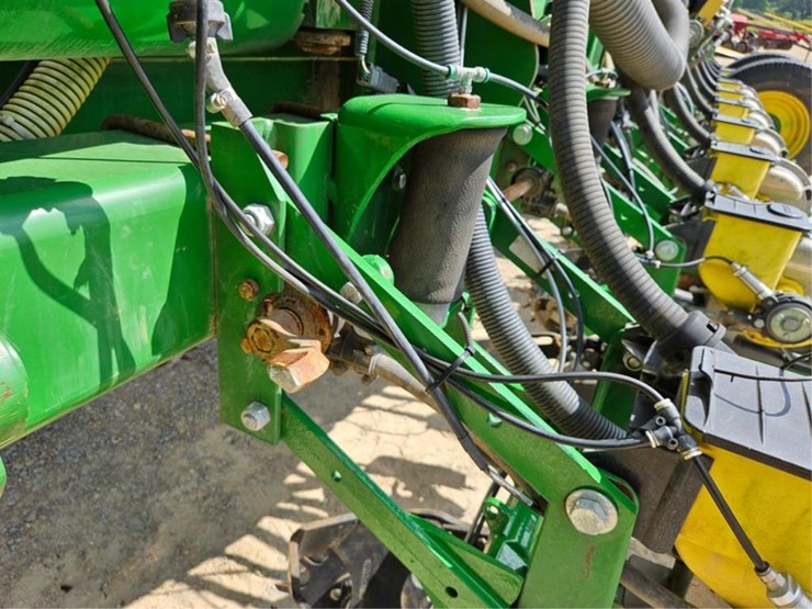 #225-•-westfield-130-71-13"-grain-auger-image-31