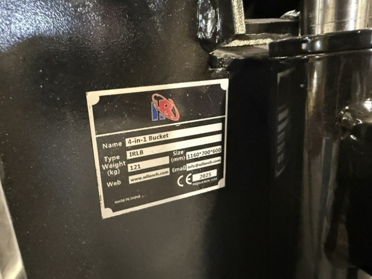 2025-ir-27"-4-in-1-bucket-image-5