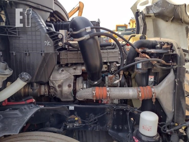 2018-18-freightliner-cascadia-truck-tractor^title^-9514-image-18