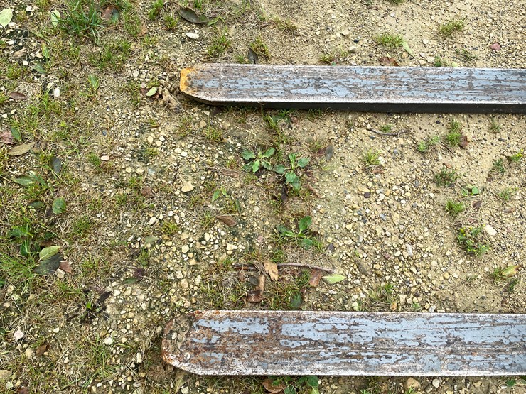 #194-•-stout-skid-steer-mount-pallet-forks-image-8