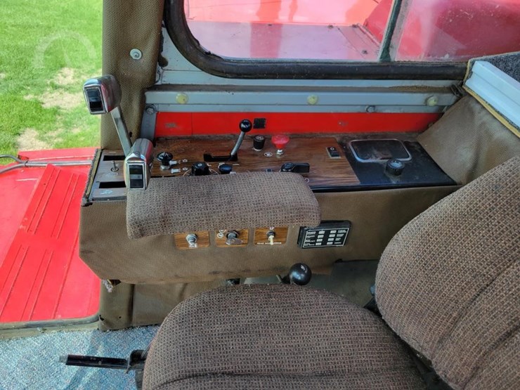 1985-massey-ferguson-860-image-7