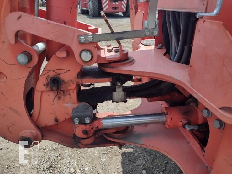 16-kubota-b26tlb-tractor-8242-image-32