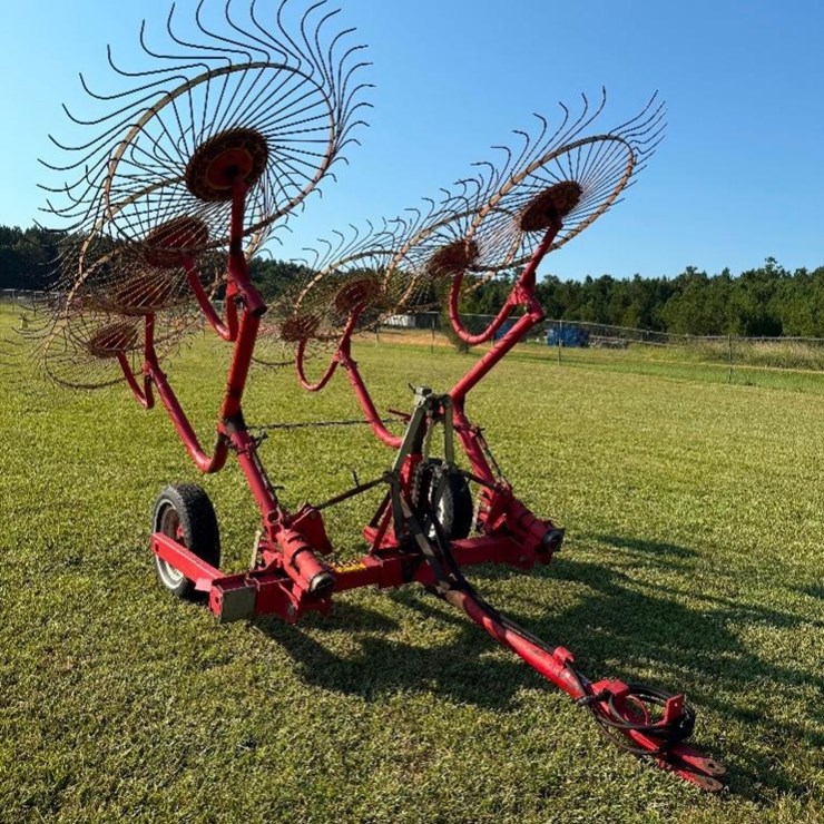 8 STAR HAY RAKE (PULL TYPE, HYDRAULIC)