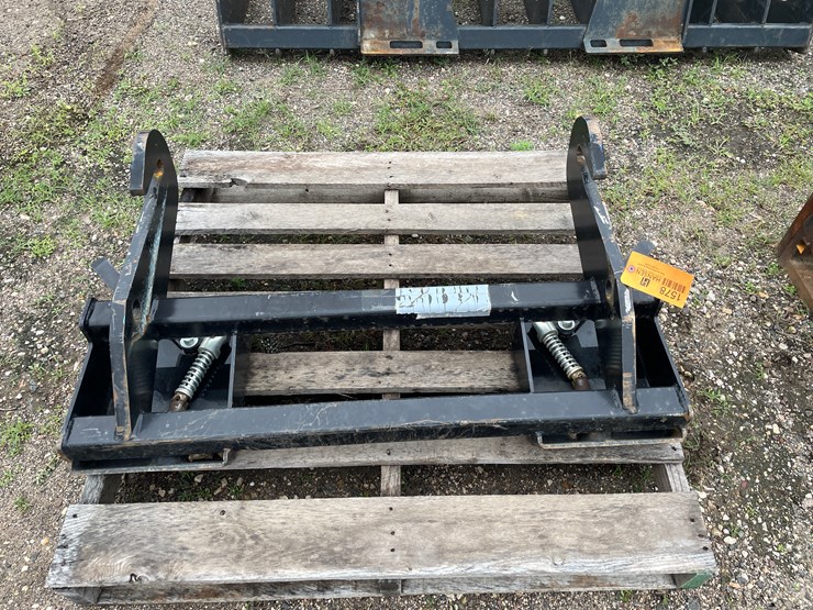 #212-•-genie-telehandler-skid-steer-mount-adapter-plate-image-2