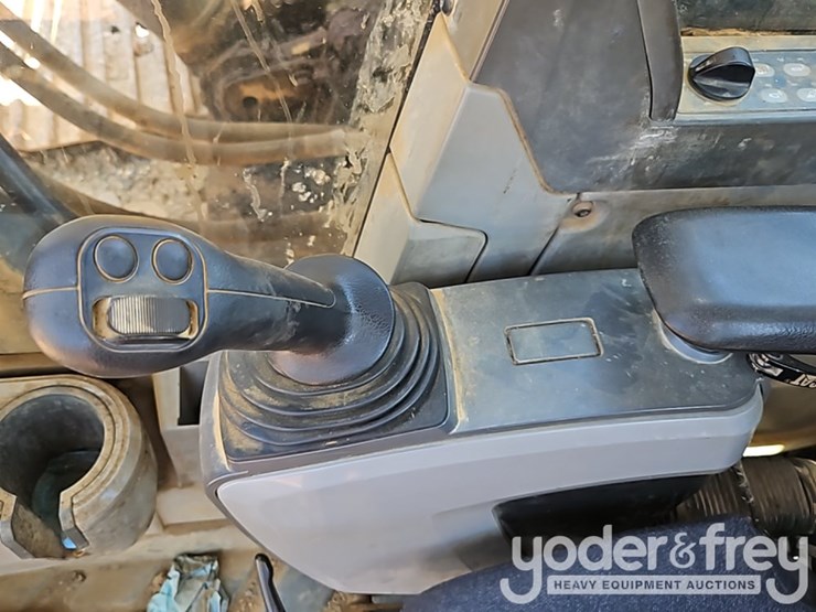 2016-caterpillar-336fl-image-41