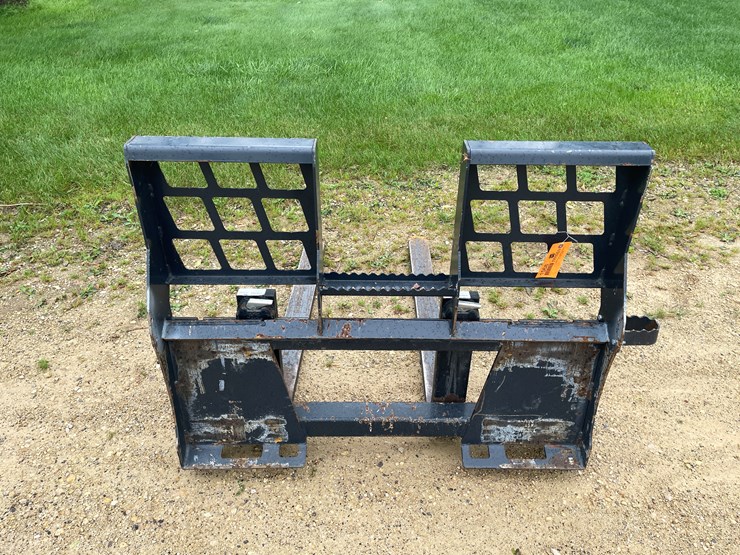 #194-•-stout-skid-steer-mount-pallet-forks-image-5